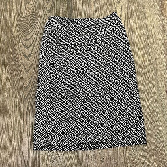 Margaret M Womens Pencil Skirt Slimming Part Geometric Print Black White Size S - Picture 1 of 4